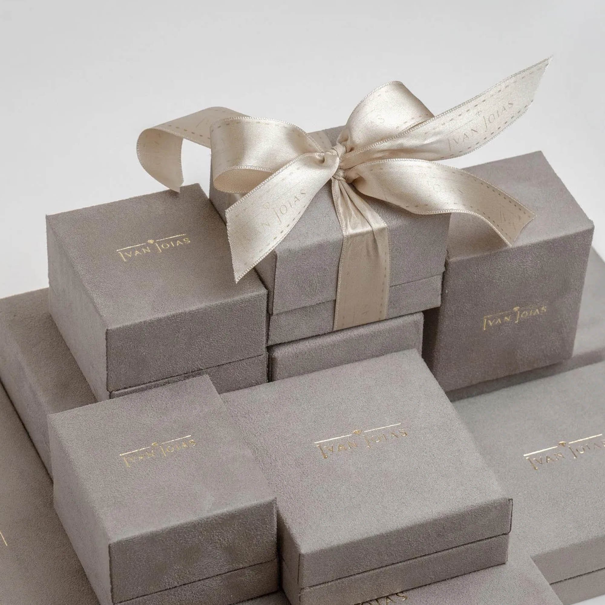 Pingente Menina Balão Em Ouro 18K Dourado 3