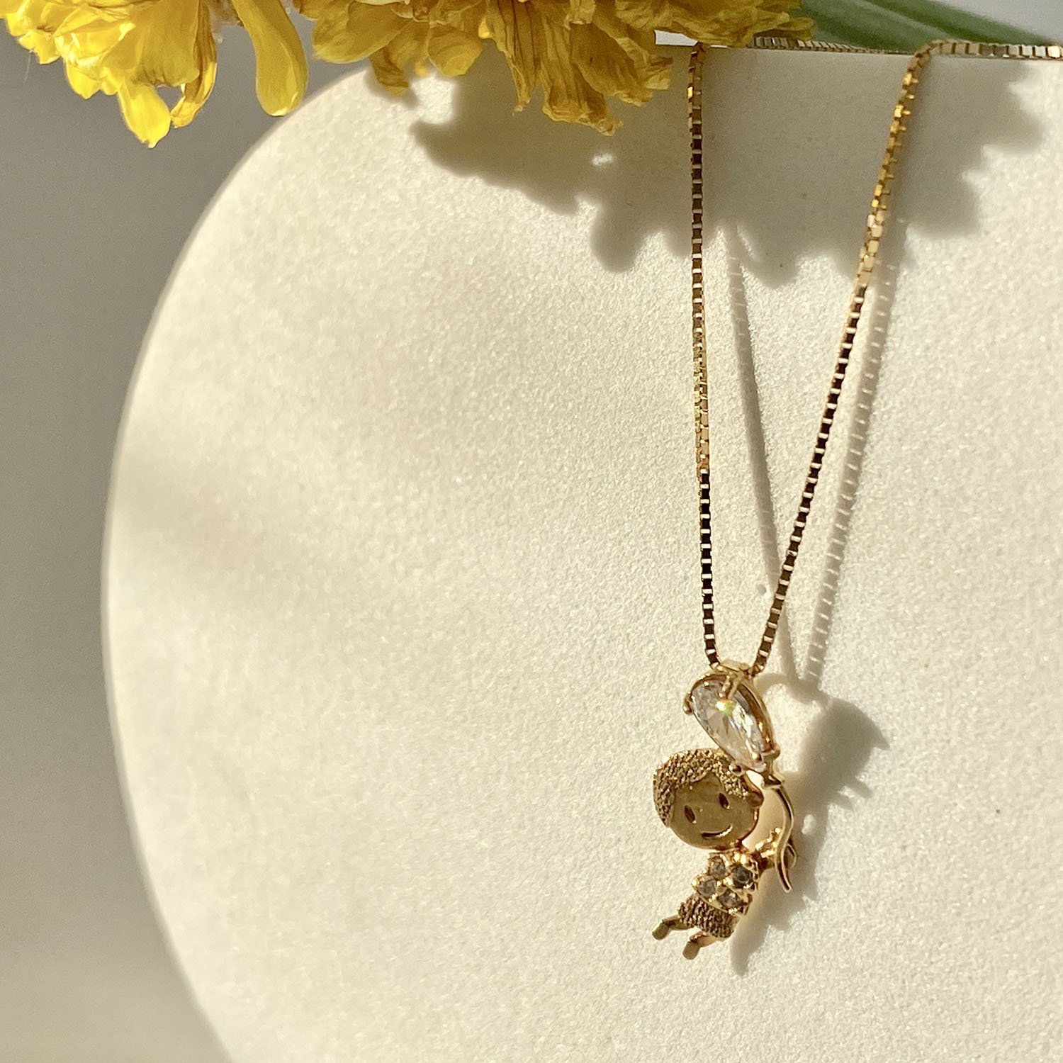 Pingente Menino Balão com Zircônia Branca em Ouro 18k Dourado 2