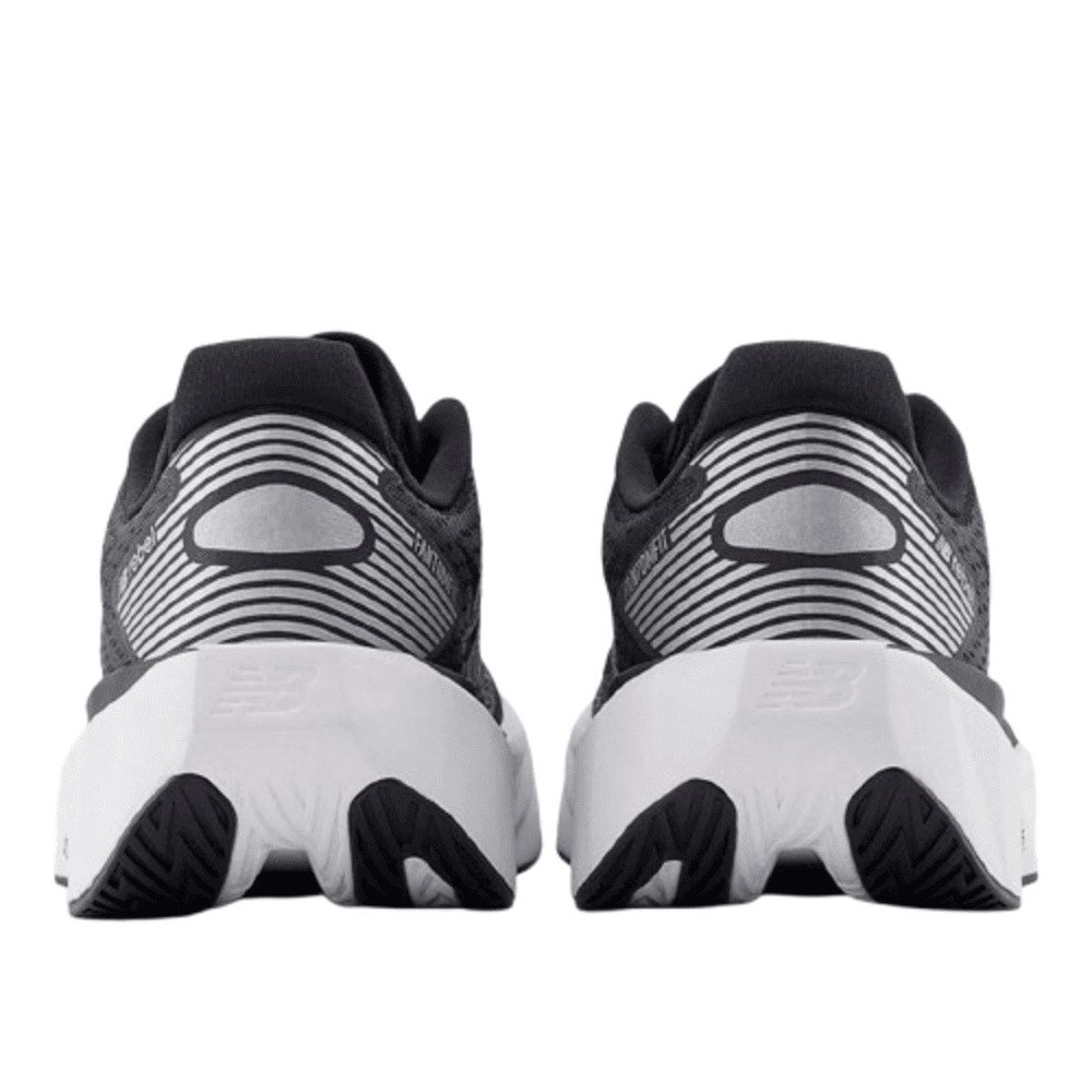 Tênis New Balance Fuelcell Rebel V5 Masculino - Preto/Branco Preto/Branco 4