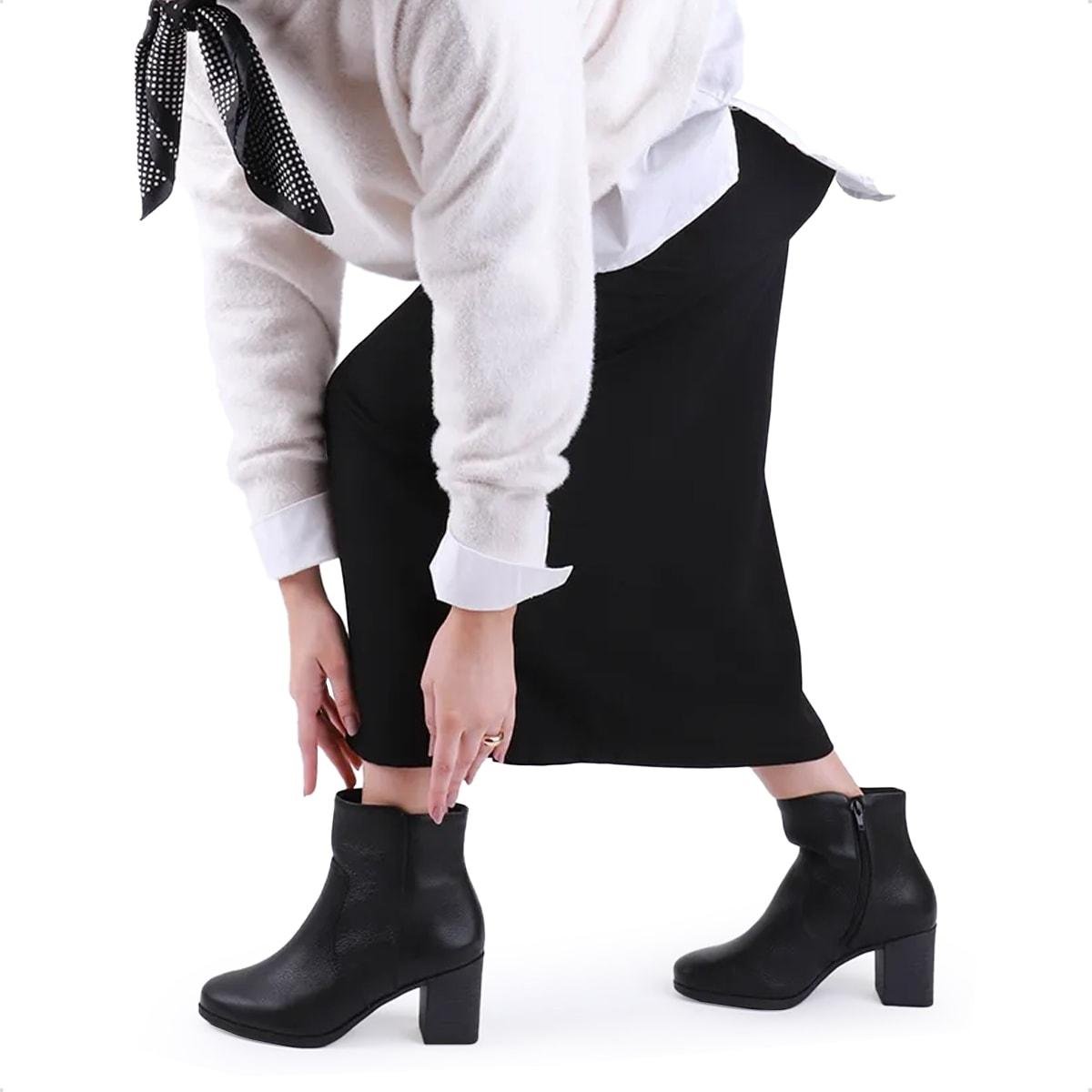 Bota Usaflex Feminina Em Couro Zíper AP05003 Preto 3