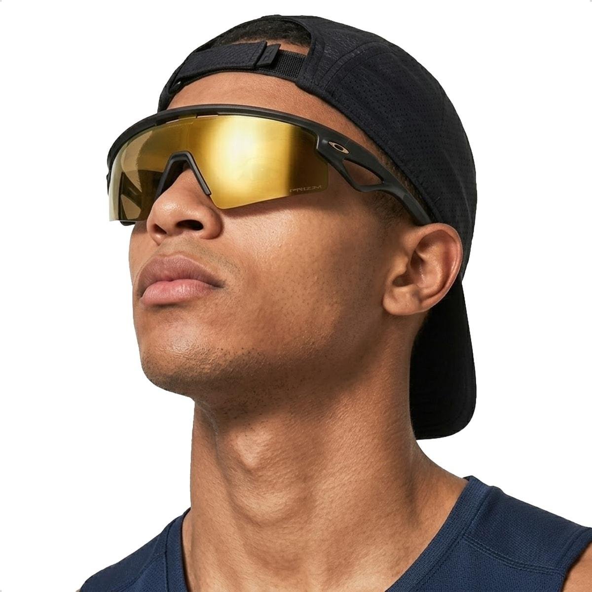 Óculos de Sol Oakley Unissex Sphaera Strike Prizm 24K Polarized Grafite/Dourado 3