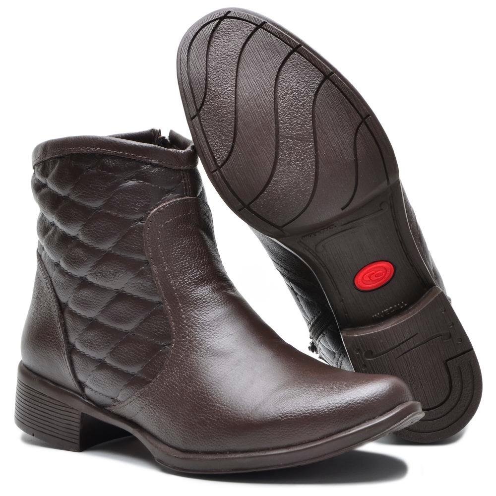 Bota Cano Curto em Couro com Detalhe Matelassê Café 6