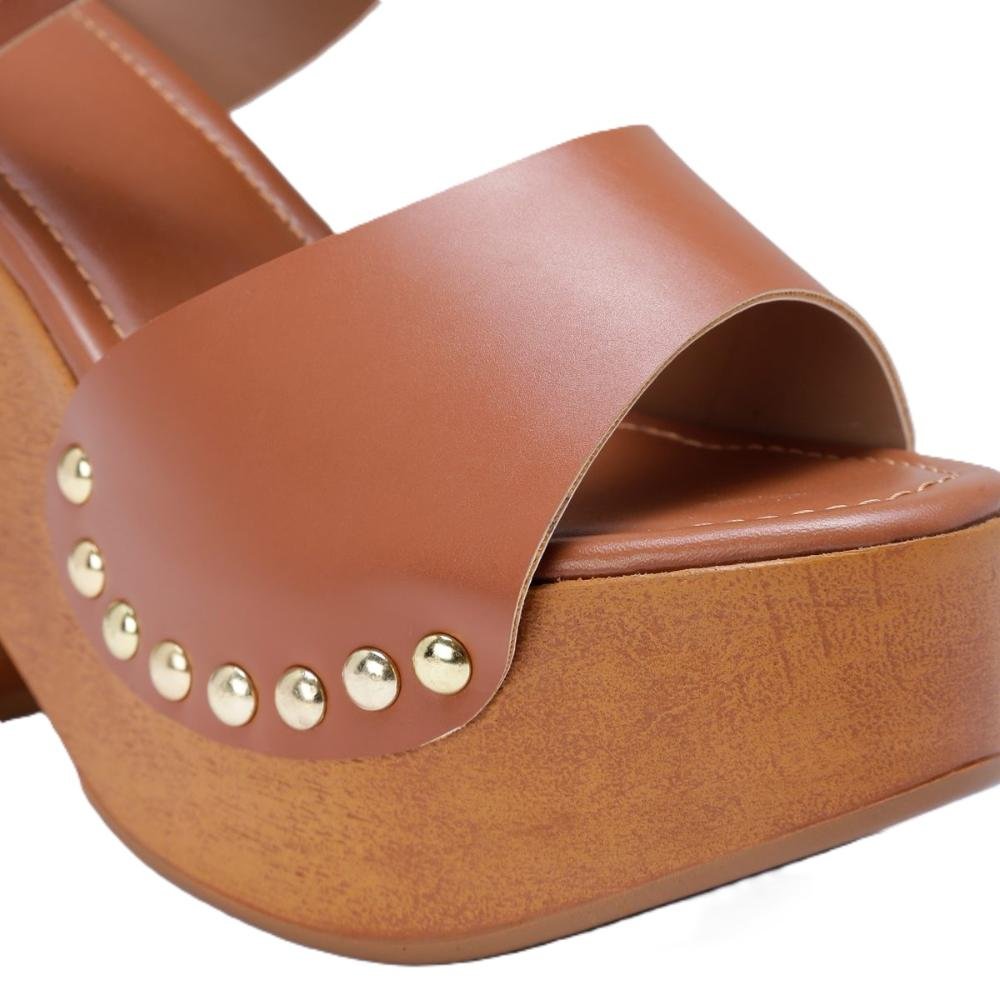 Sandália Plataforma Feminina Tratorada Studs Marrom 3