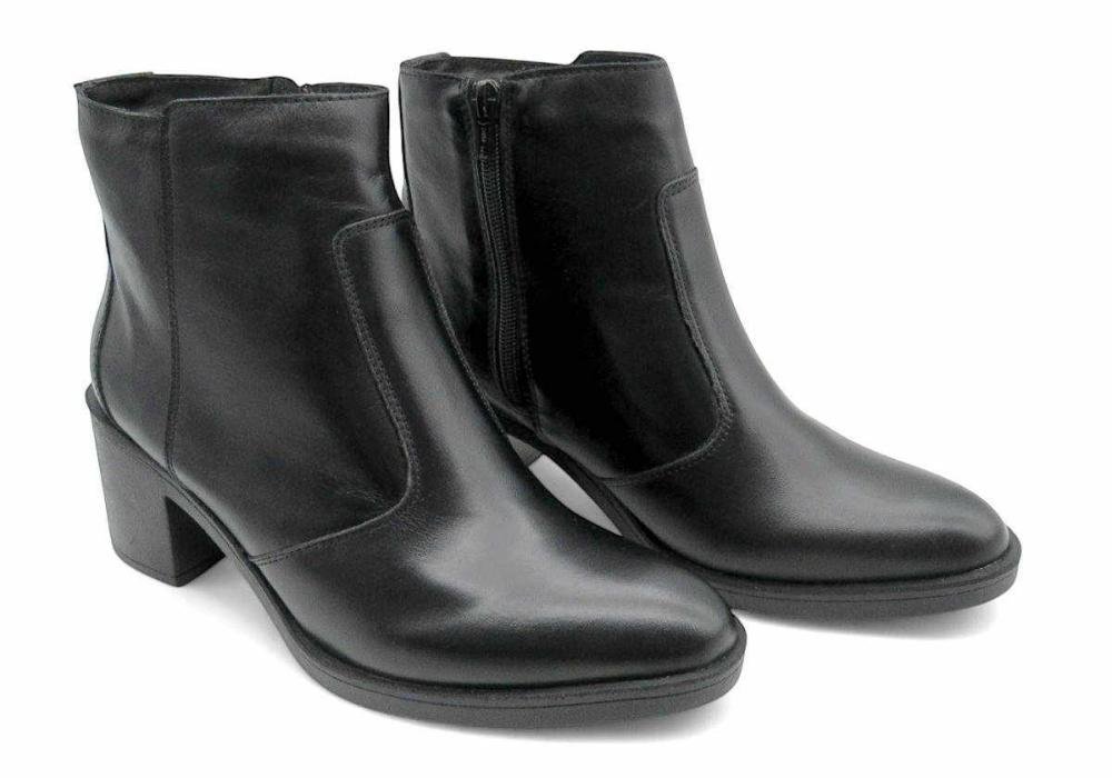 Bota Feminina Cano Curto Via Paula 4970 de Couro Preto 3