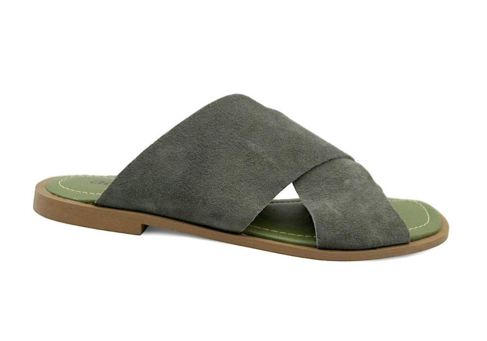 Tamanco Feminino Rasteiro de Couro Adhere 808-0210