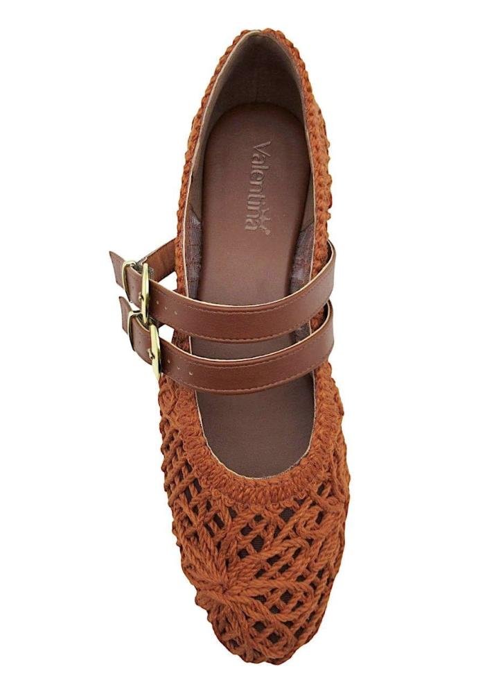 Sapatilha Boneca Valentina em Crochê com Duas Fivelas 344044 Marrom 3