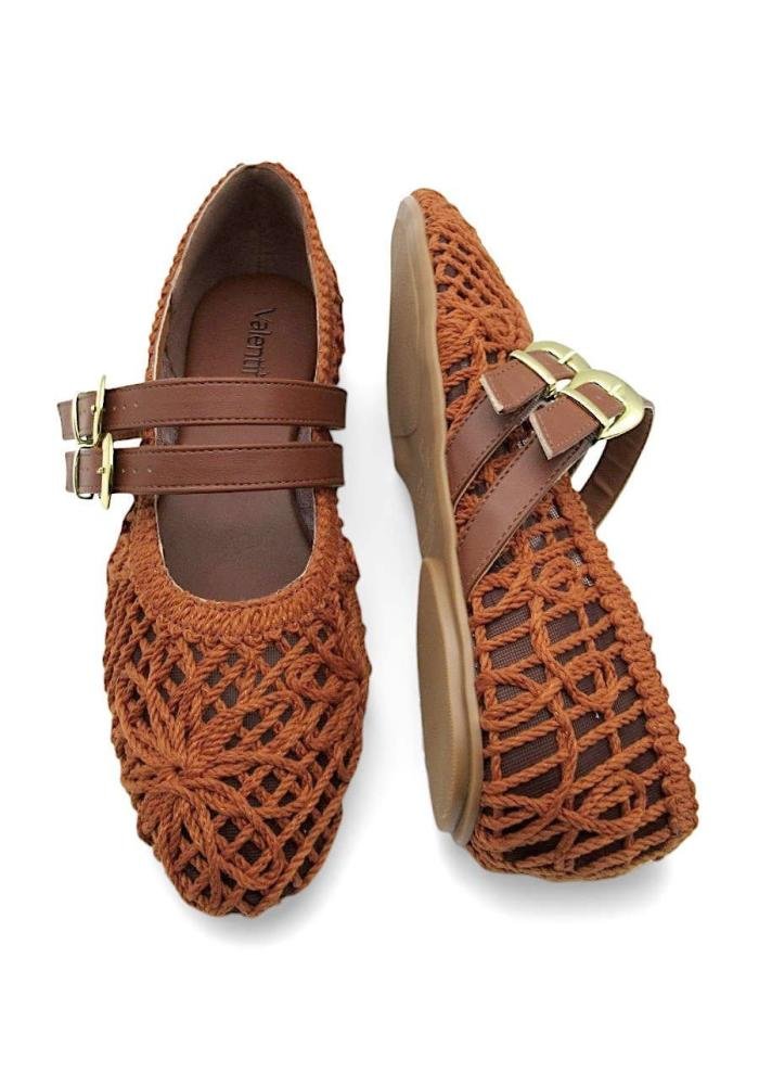 Sapatilha Boneca Valentina em Crochê com Duas Fivelas 344044 Marrom 4