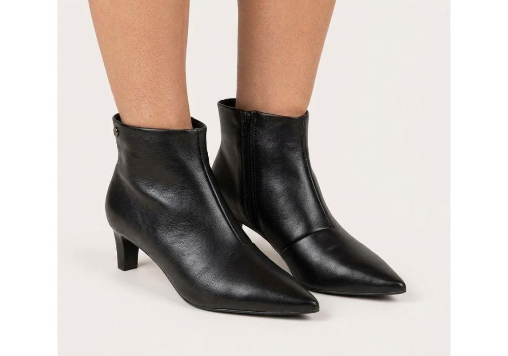 Bota Cano Curto Bottero Bico Fino e Salto Fino de Couro Preto 378301 Preto 2