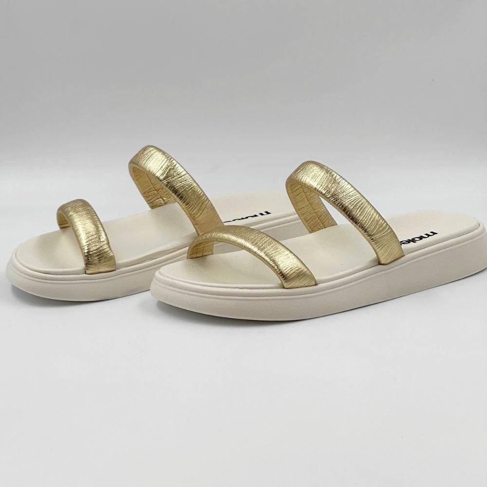 Sandália Moleca Papete Slide Tira Larga Metalizada Feminina Dourado 2