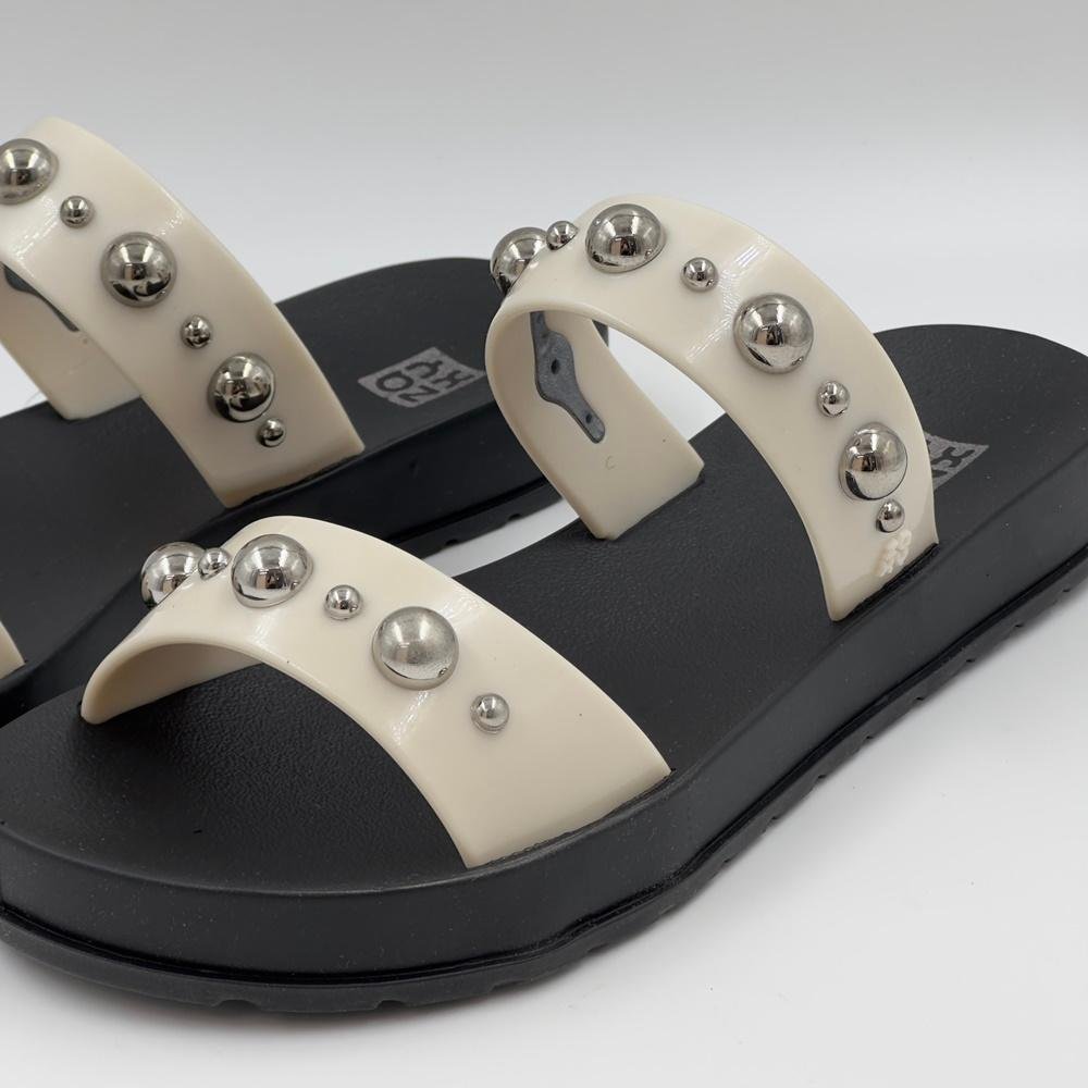 Tamanco Zaxy Rasteiro Tira Larga com Aplicações Rise Feminino Branco/Preto 3