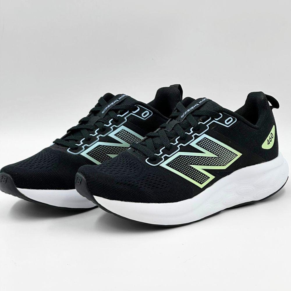 Tênis New Balance Esportivo com Cadarço Feminino Preto/Verde Claro 2