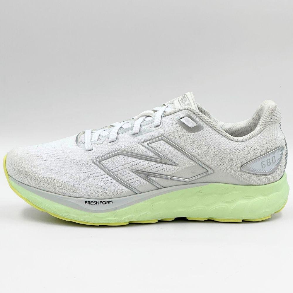 Tênis New Balance Esportivo W680 com Cadarço Feminino