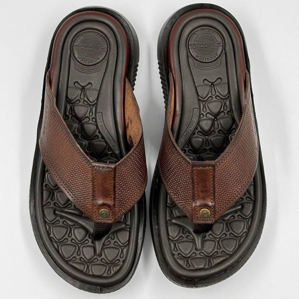 Chinelo Pegada Tira Larga em Couro Masculino Pinhão 4
