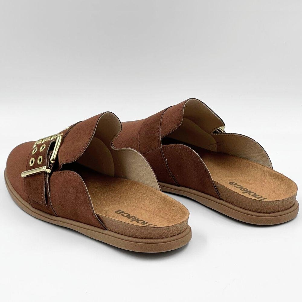 Mule Moleca em Camurça Bico Redondo com Fivela Feminina Conhaque 3