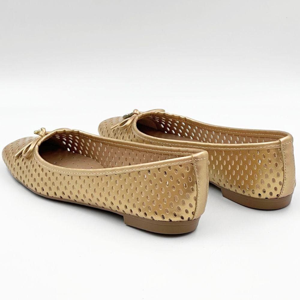 Sapatilha Sua Cia Metalizada com Perfuros Bico Quadrado Feminina Dourado 3