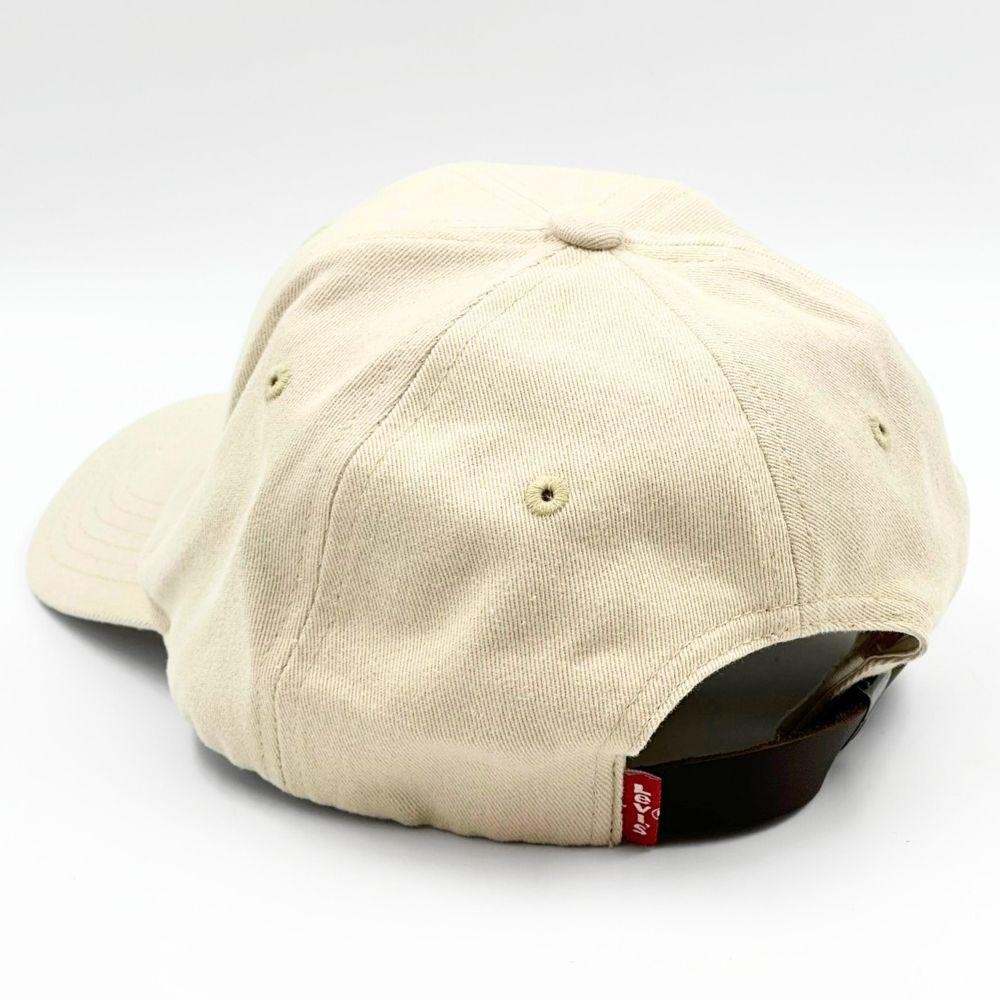 Boné Levis Aba Curva Com Regulagem Masculino Bege 3