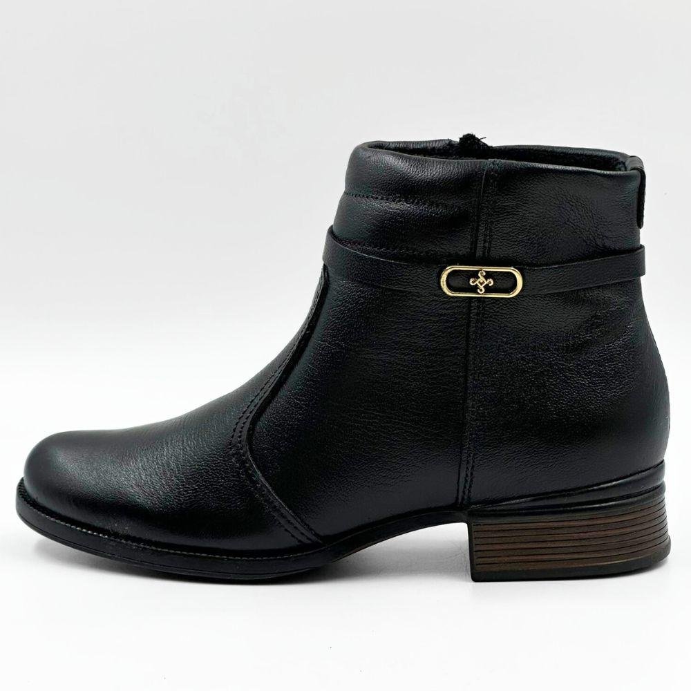 Bota Pegada Cano Curto com Salto Baixo Feminina