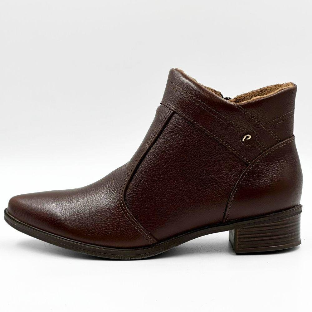 Bota Pegada Cano Curto com Salto Baixo Bico Fino Feminina