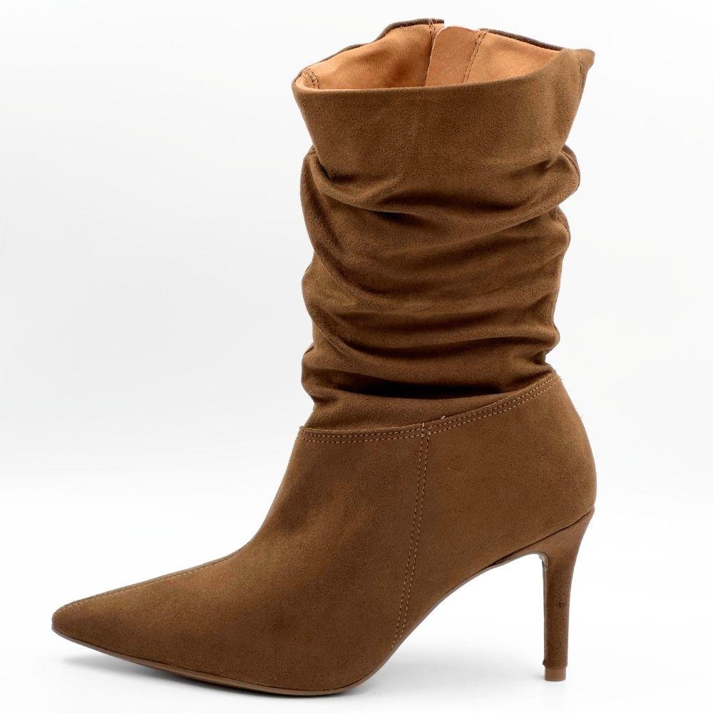 Bota Vizzano Cano Médio em Camurça Salto Fino Feminina