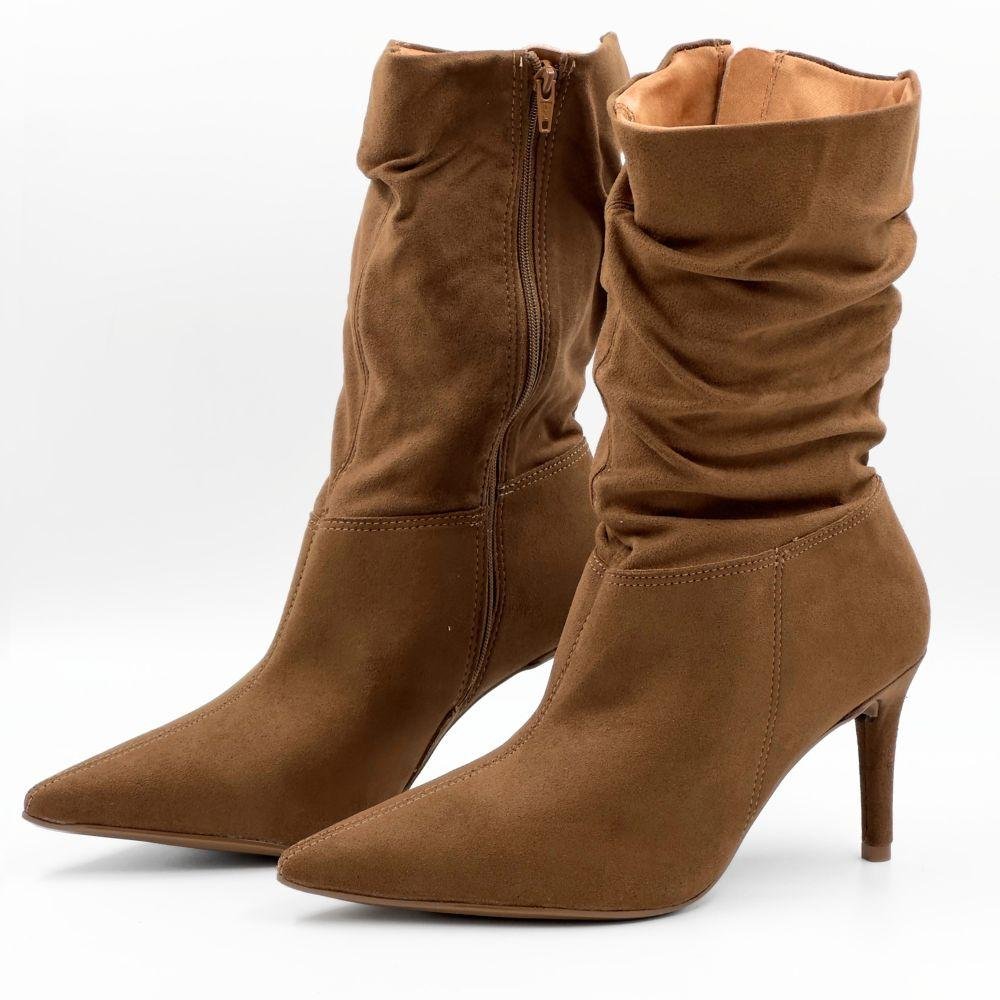 Bota Vizzano Cano Médio em Camurça Salto Fino Feminina Marrom 2