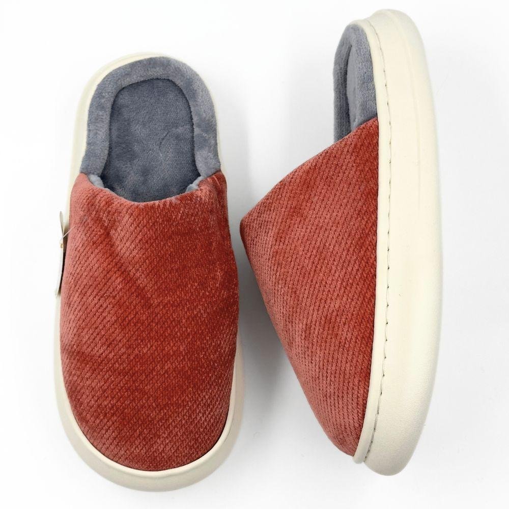 Pantufa Europa Fofa em Fleece Unissex Vermelho 4