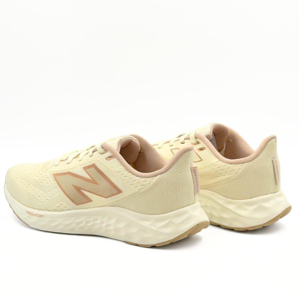 Tênis New Balance Esportivo Warishiv4 com Cadarço Feminino Bege 3