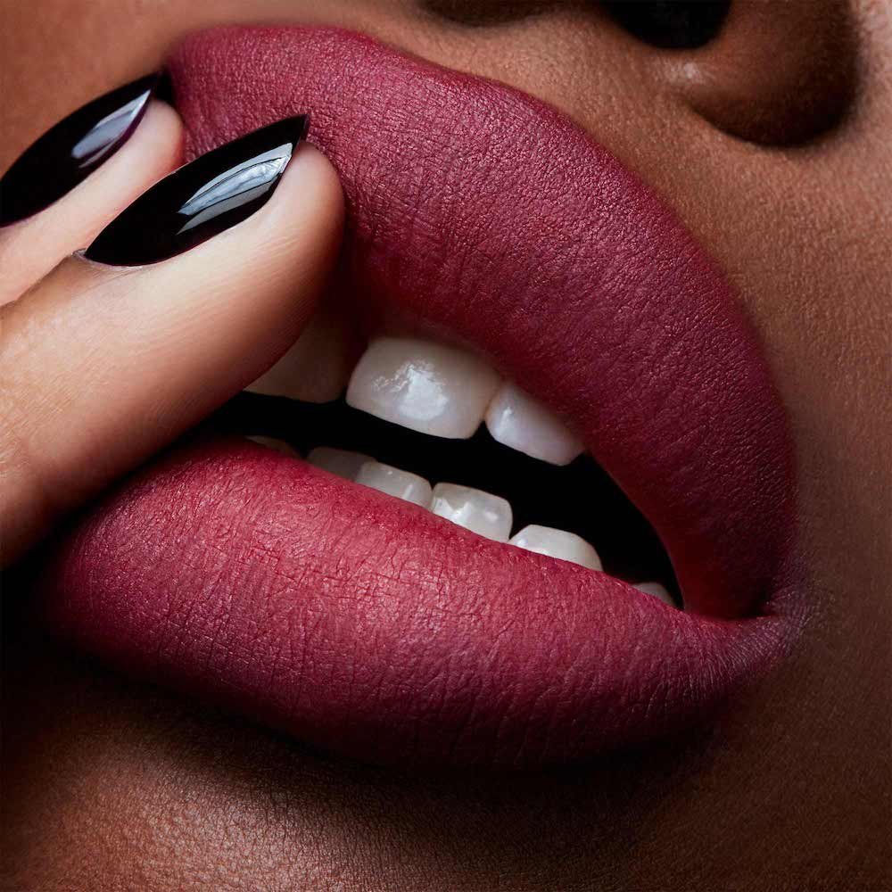 Batom MAC Powder Kiss Matte Hidratante - Burning Love Burning Love 4