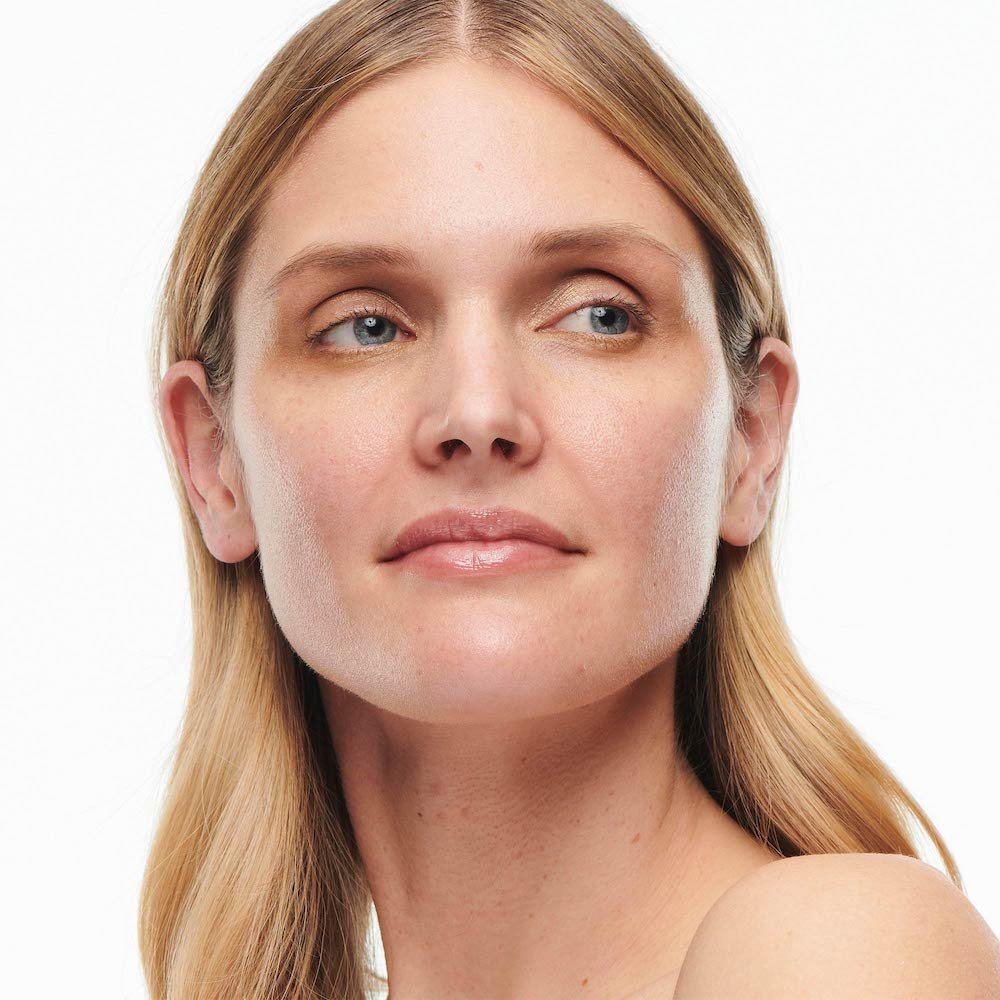 Base Líquida Studio Radiance Serum-Powered™ - Tons Claros NW22 2