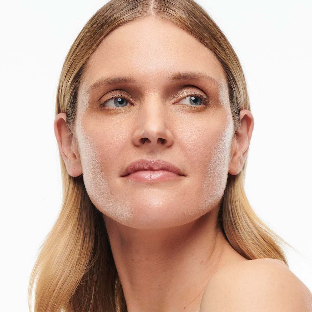 Base Líquida Studio Radiance Serum-Powered™ - Tons Claros NW22 3
