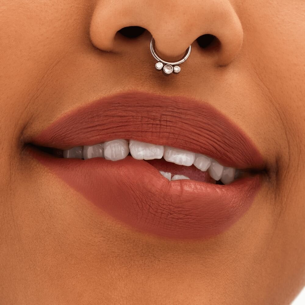 Batom Matte MAC Locked Kiss - Meticulous Meticulous 6