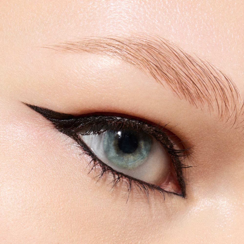 Kit Delineador + Máscara de Cílios MAC Metamorphosis Preto 3