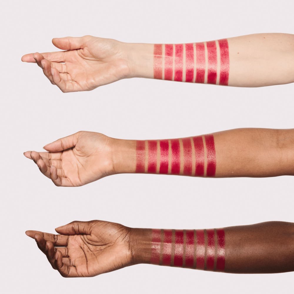 Batom MAC Hidratante Brilhante Lustreglass Sheer-Shine Local Celeb 3
