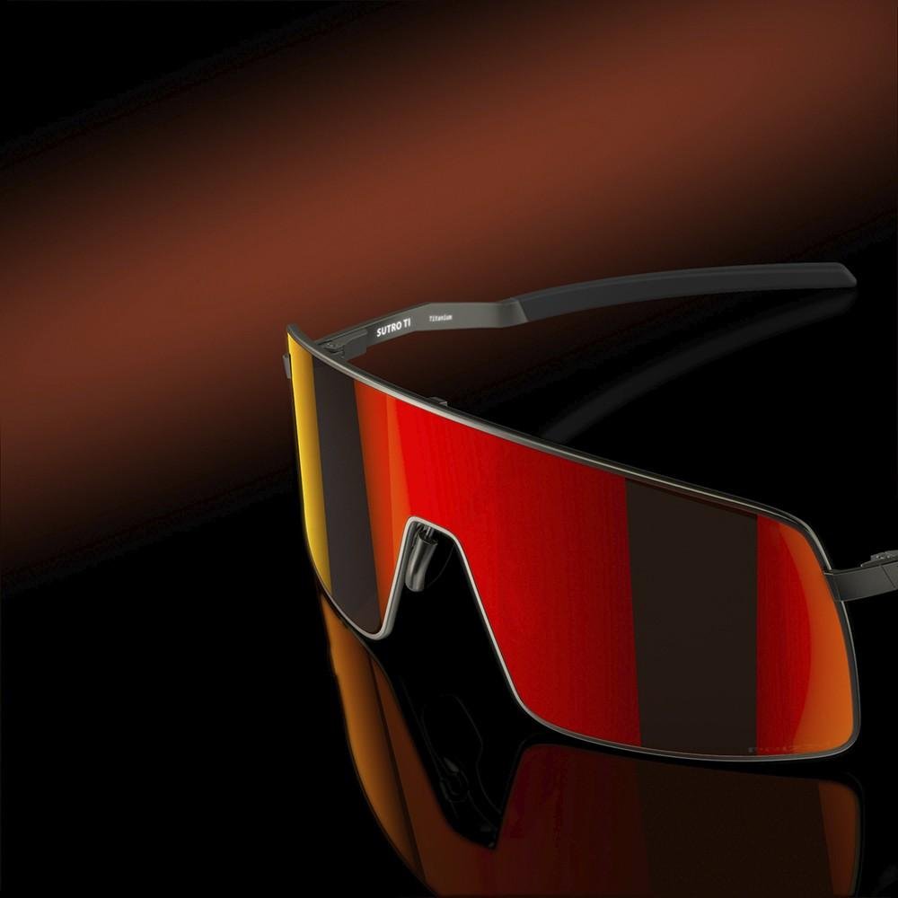 Óculos de Sol Oakley Sutro TI M Satin Carbon Prizm Ruby Preto 3