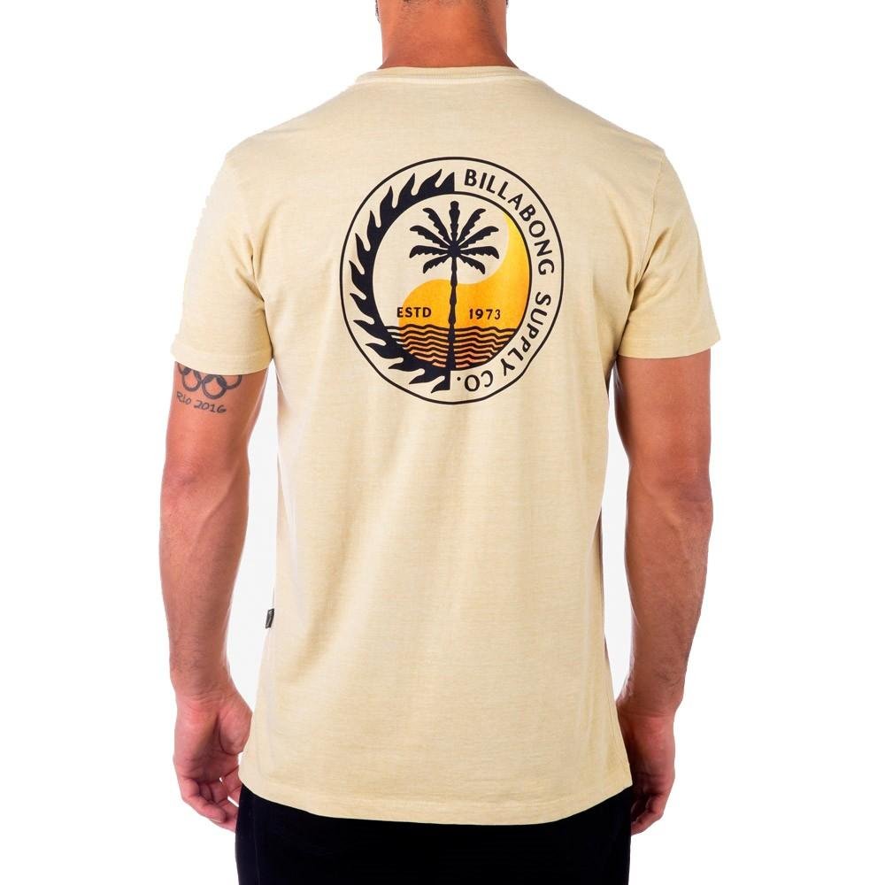 Camiseta Billabong Theme Arch WW SM23 Masculina Mostarda Amarelo 2