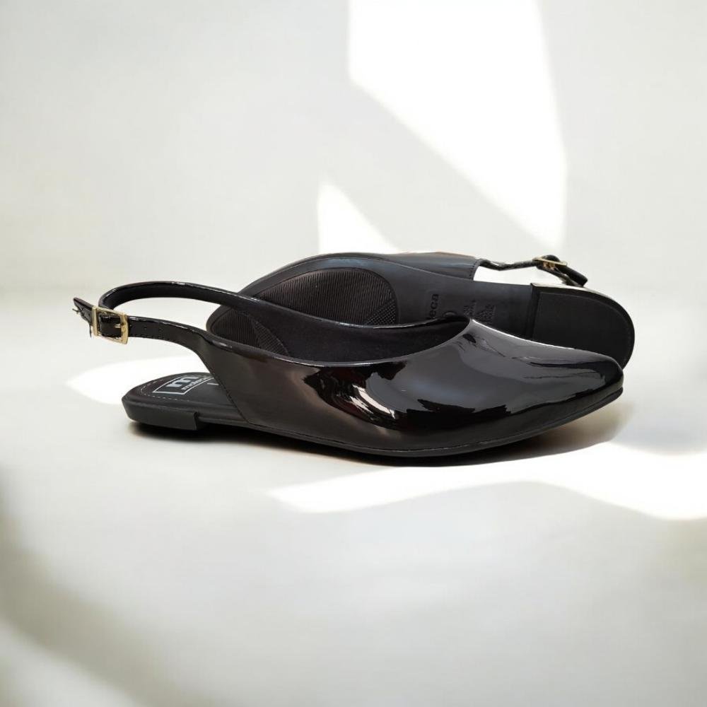 Sapato moleca verniz aberto na traseira fivela Preto 4