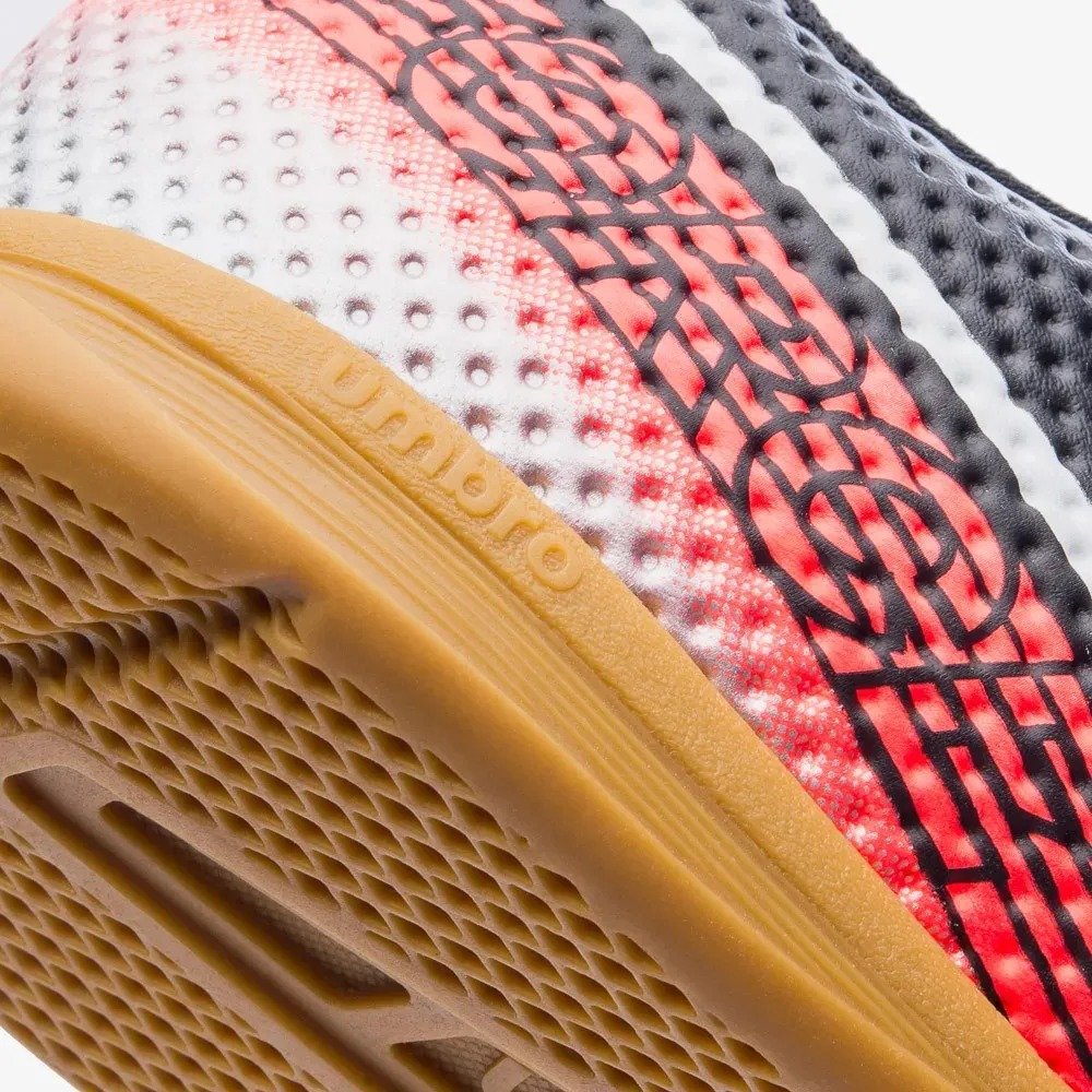 Chuteira Futsal Umbro Force Masculina - Preto e Branco Preto 6