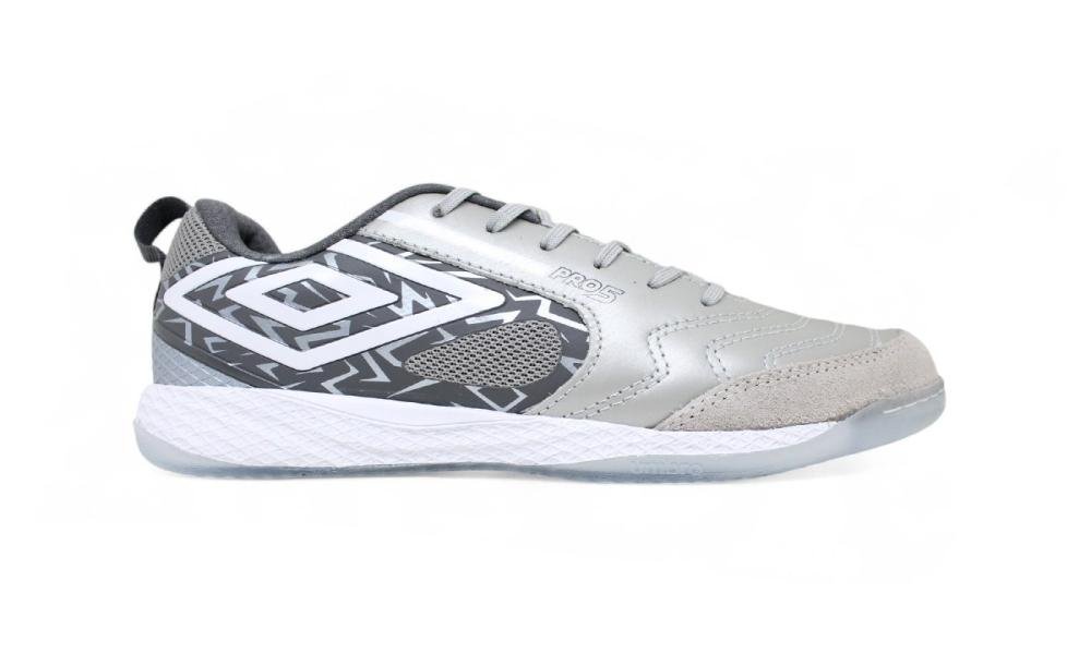 Chuteira Futsal Umbro Pro 5 Bump - unissex - cinza e branco Prata 1