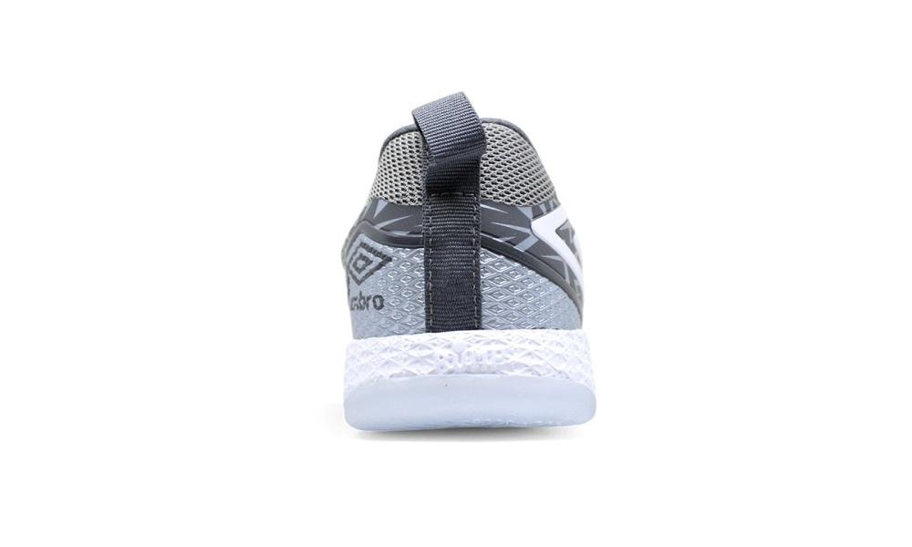 Chuteira Futsal Umbro Pro 5 Bump - unissex - cinza e branco Prata 3