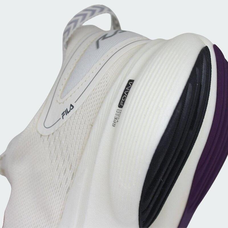 Tenis Fila Racer T2 Xtreme - feminino - bege e laranja Bege 8