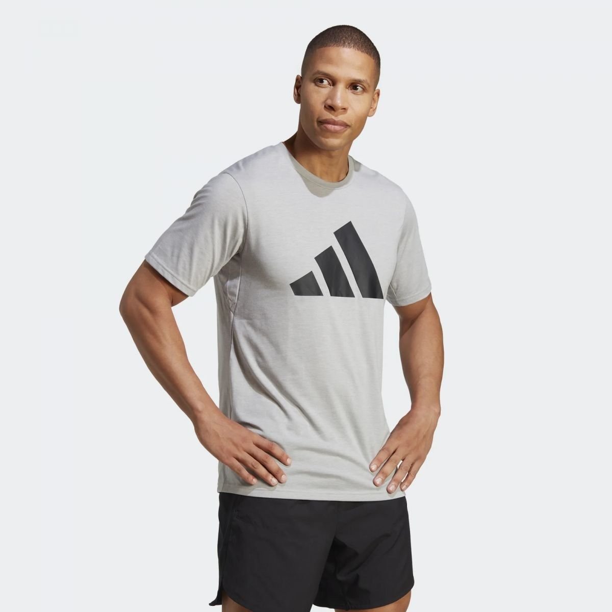 Camiseta Adidas Essentials Logo - masculino - cinza e preto Cinza 5