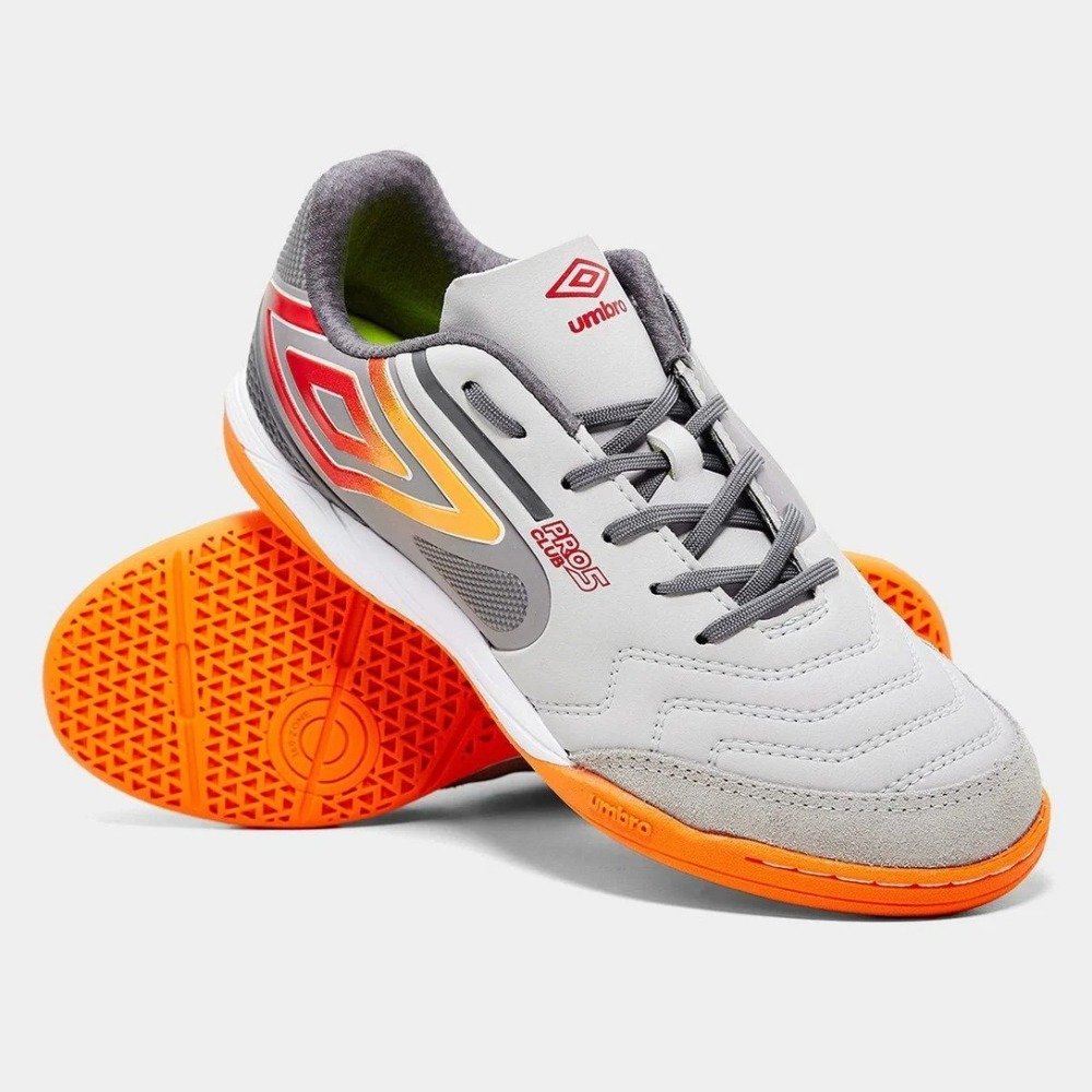 Tênis Futsal Umbro Pro 5 Bump - masculino - cinza e laranja Cinza 2