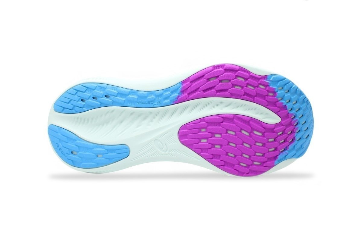 Tenis Asics Gel Nimbus 26 - feminino - azul e branco Azul 4