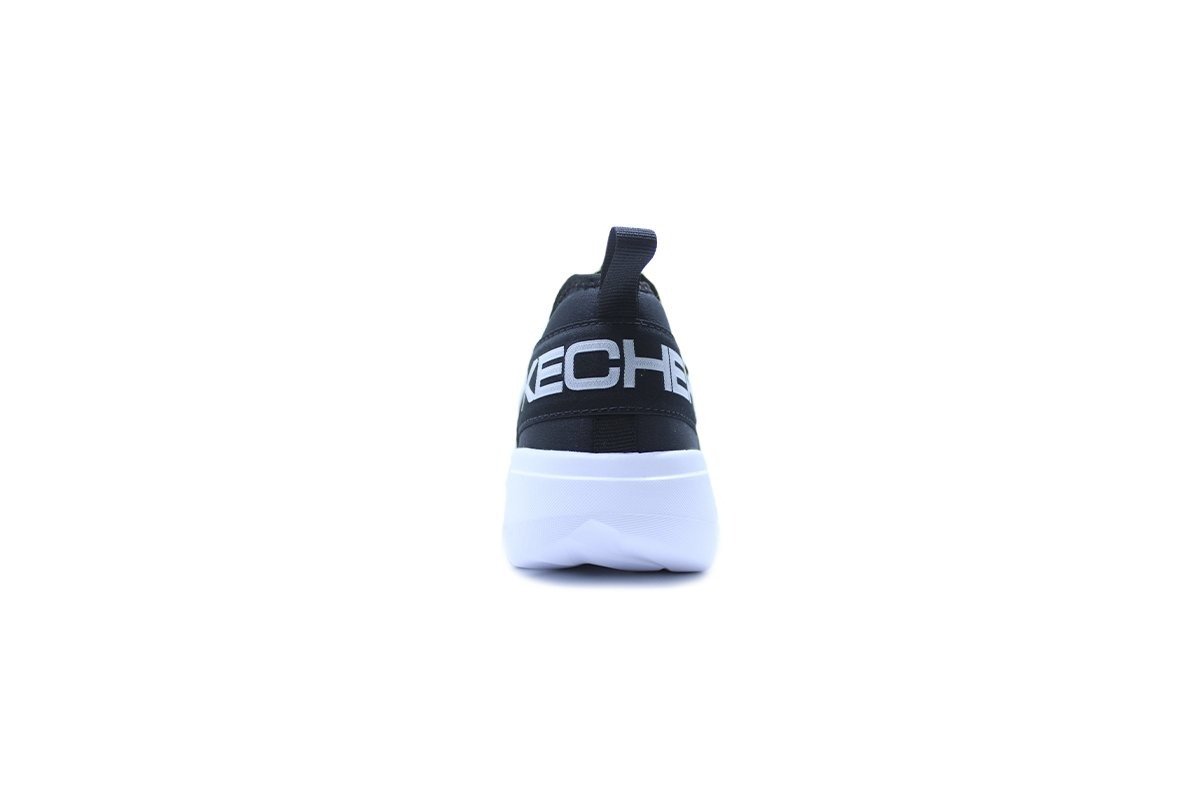 Tenis Skechers Go Run Fast Valor - masculino - preto e branco Preto 3