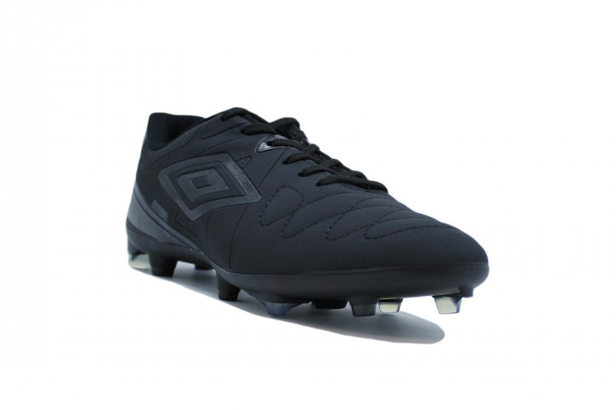 Chuteira campo Umbro Attak Eternal - unissex - preto Preto 2