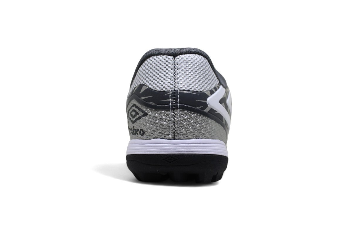 Chuteira society Umbro Pro 5 Bump Club - unissex - cinza e grafite Prata 3