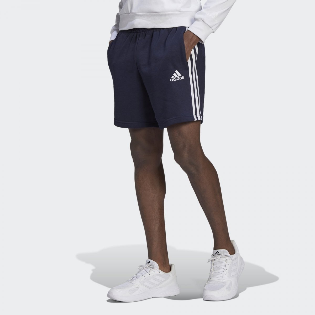 Bermuda Adidas 3 Listras - masculino - azul marinho e branco
