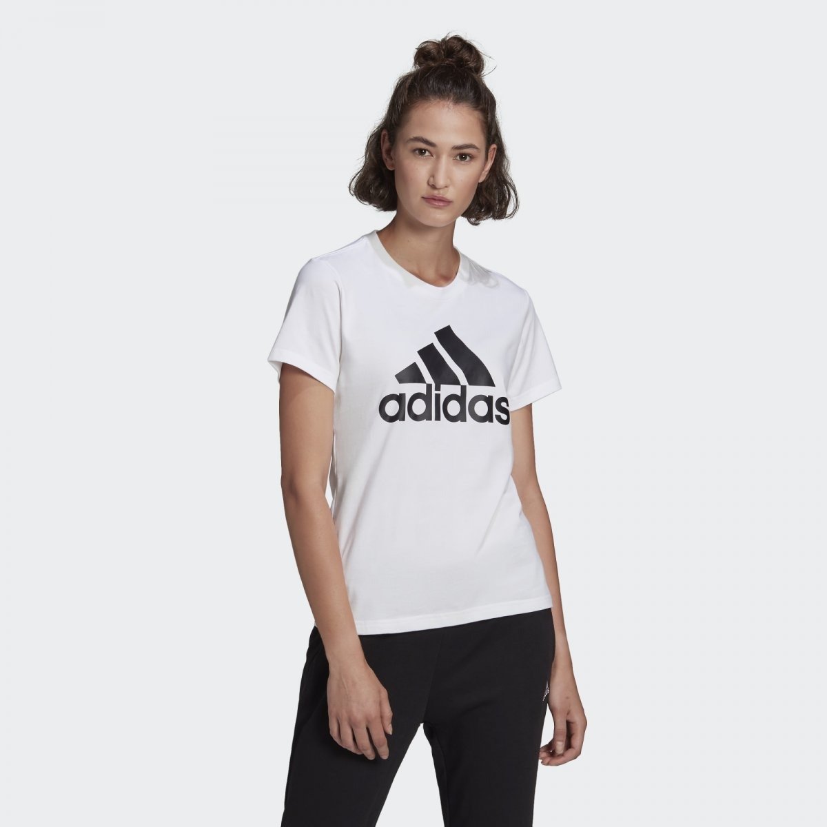 Camiseta Adidas Logo  - feminino - branco e preto