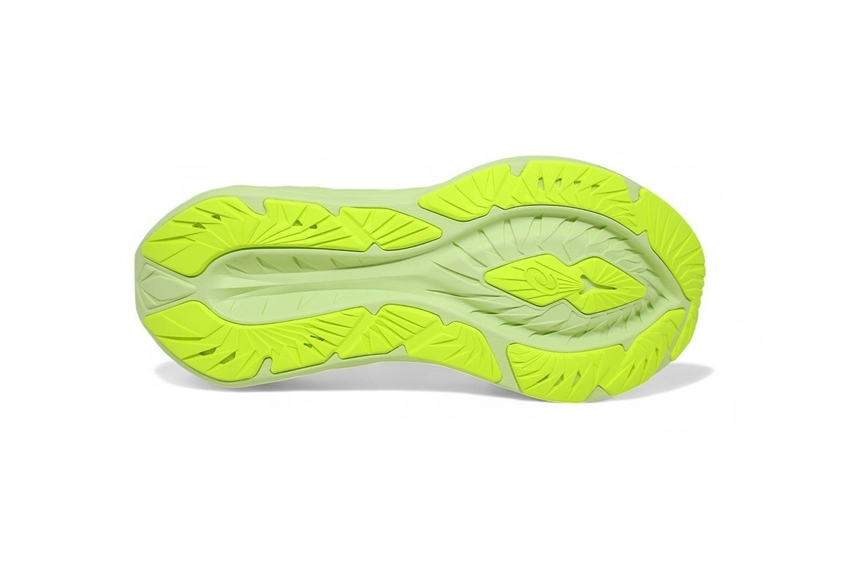 Tenis Asics Novablast 4 - masculino - cinza e verde Cinza 4
