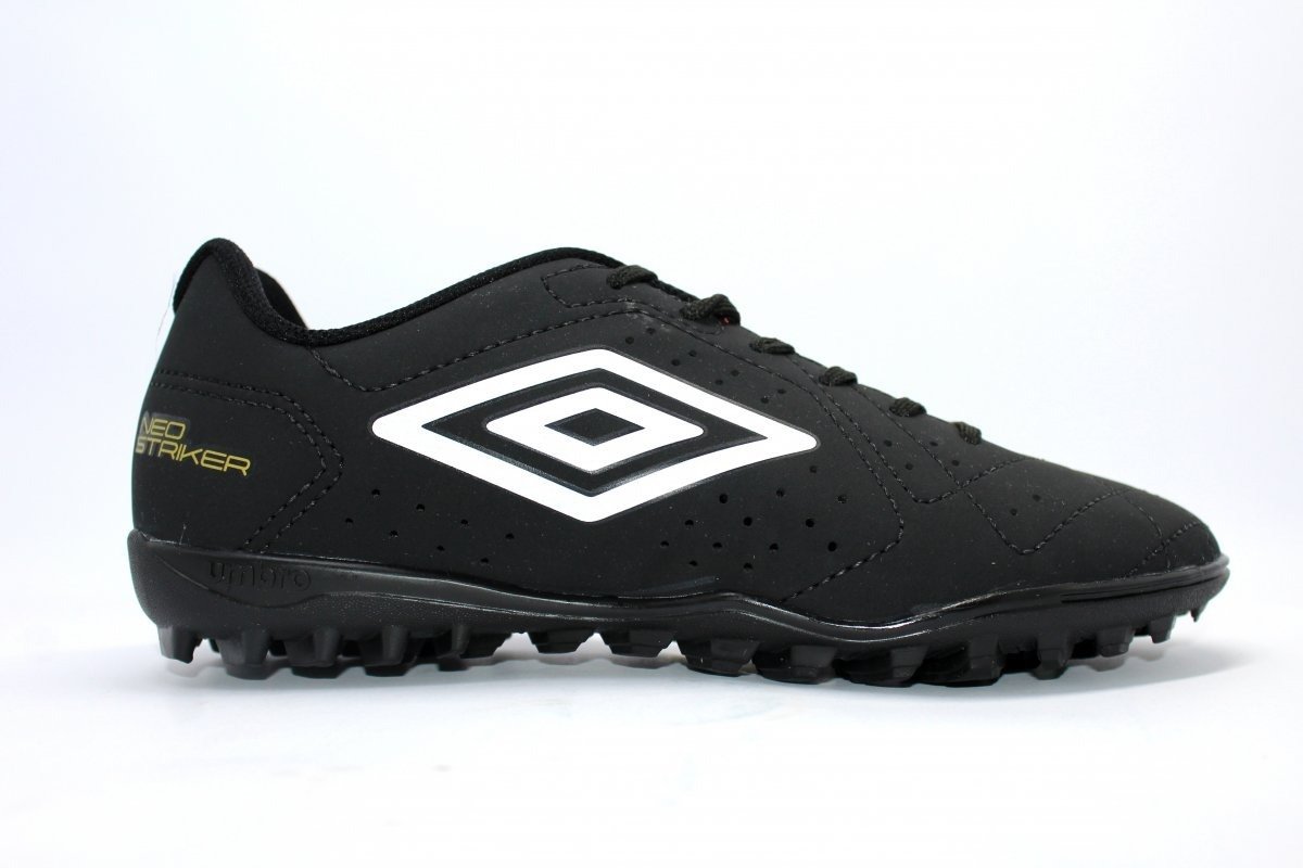 Chuteira Futsal/Indoor Umbro Neo Striker - masculino - preto e branco