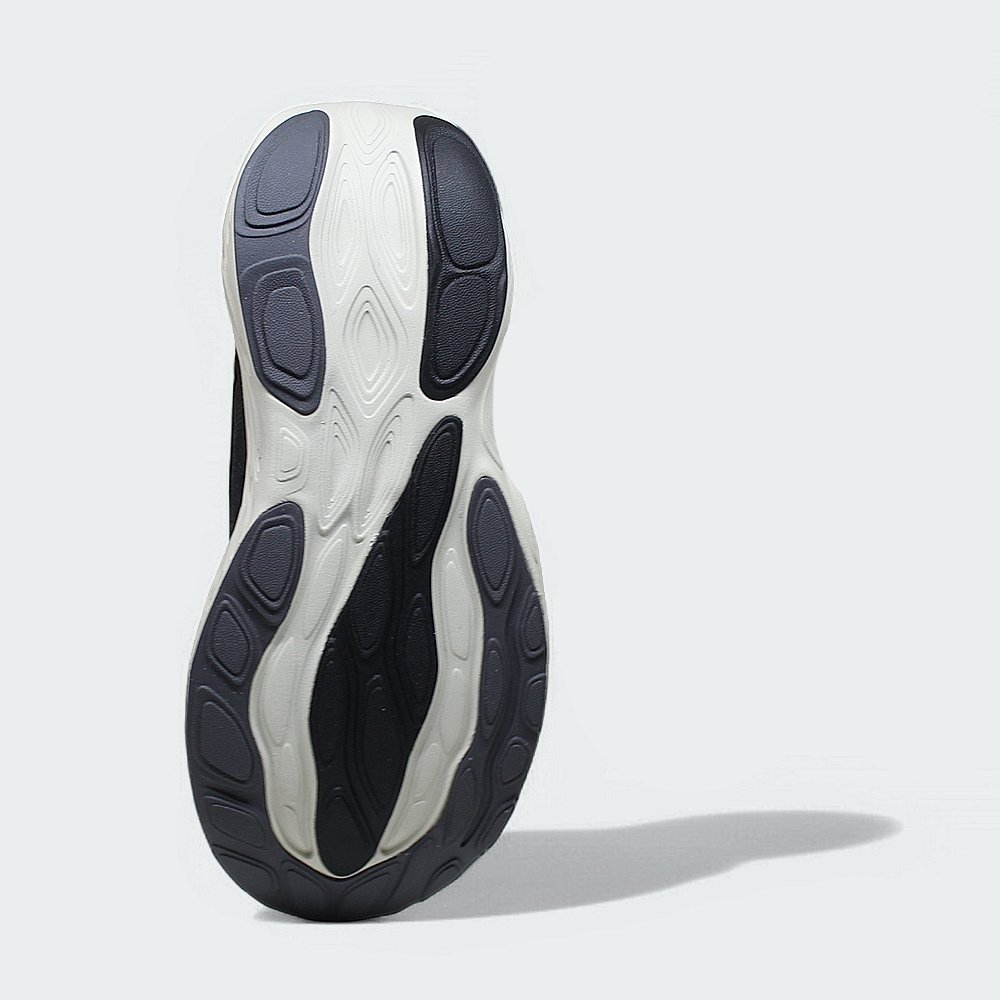 Tenis New Balance Fresh Foam X 1080 V14 - feminino - preto e bege Preto 5